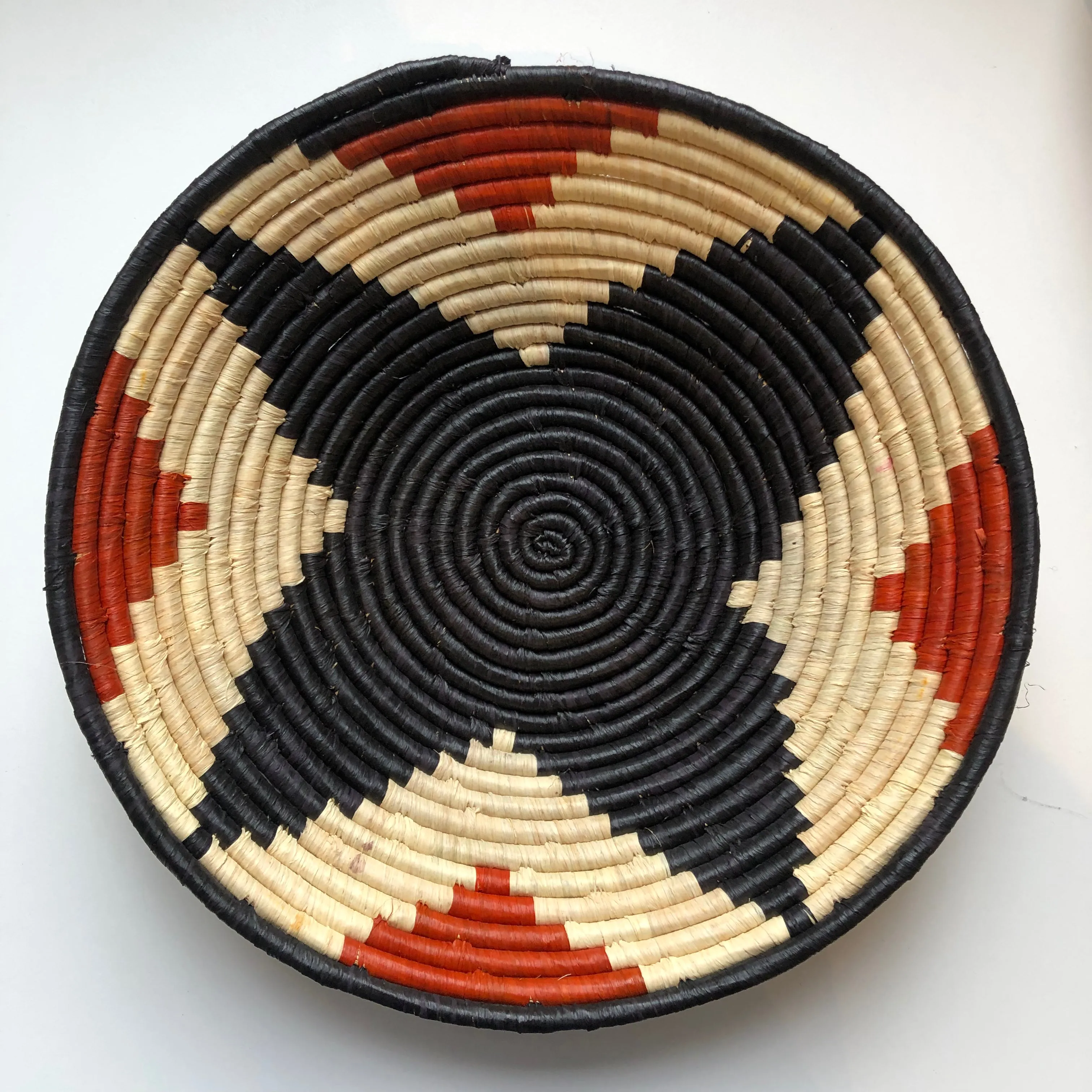 Majani Bowl