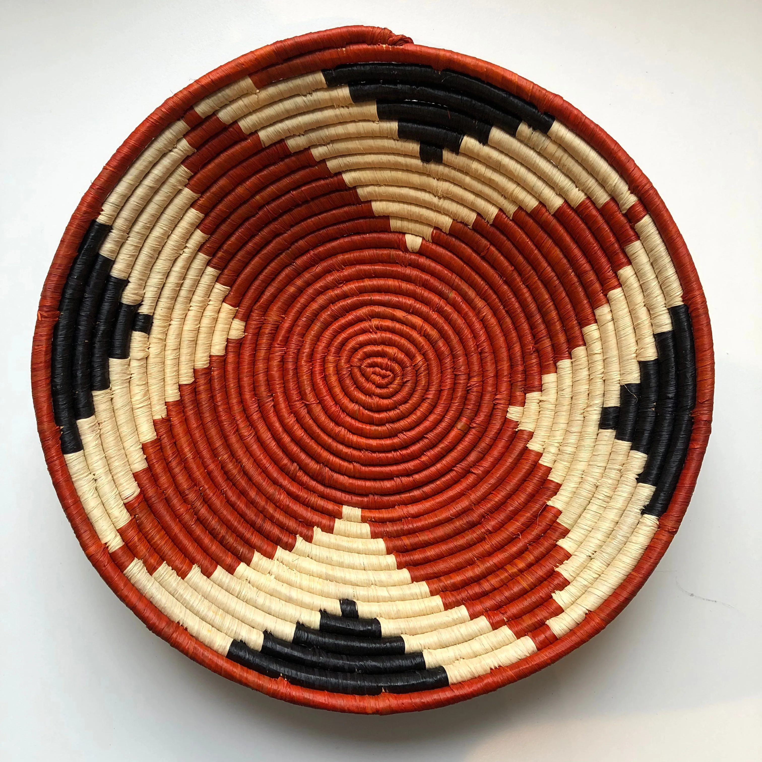 Majani Bowl