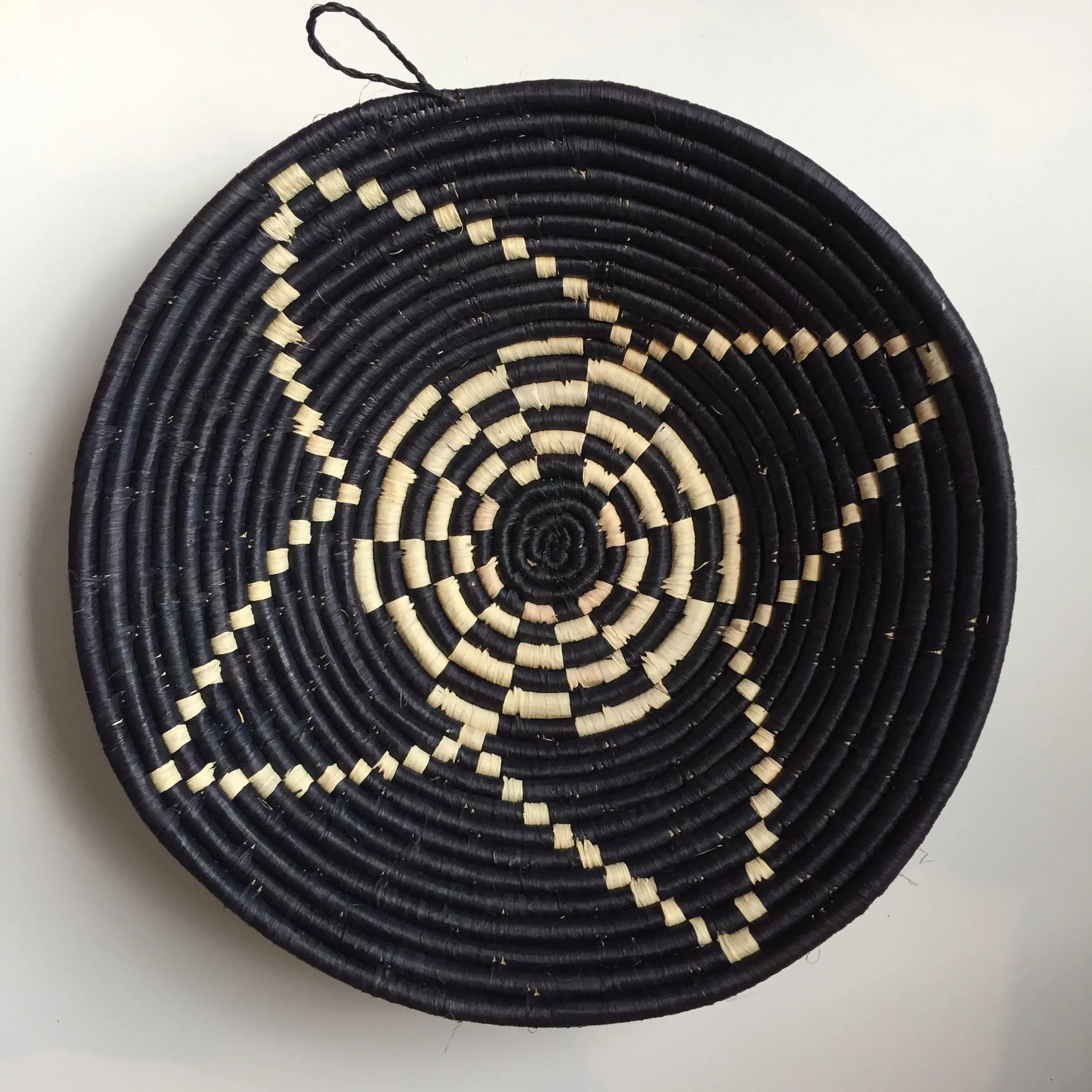 Majani Bowl